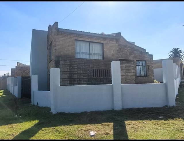 6 BEDROOM HOUSE FOR SALE IN ORLANDO WEST